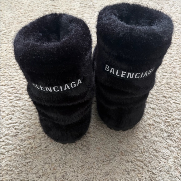 Balenciaga Black Fur Boots - Picture 2 of 7